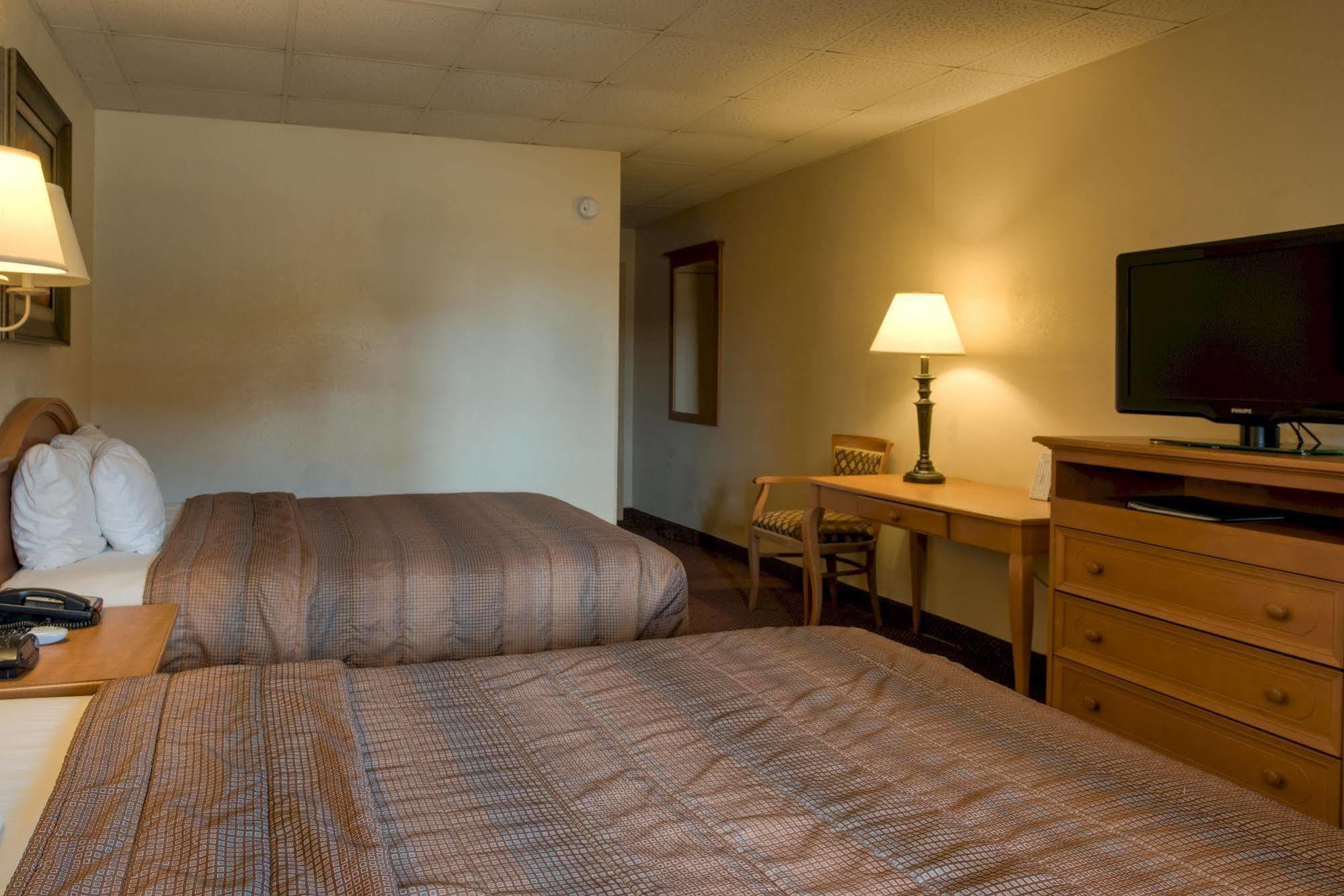Liberty Lodge Saint Robert Esterno foto