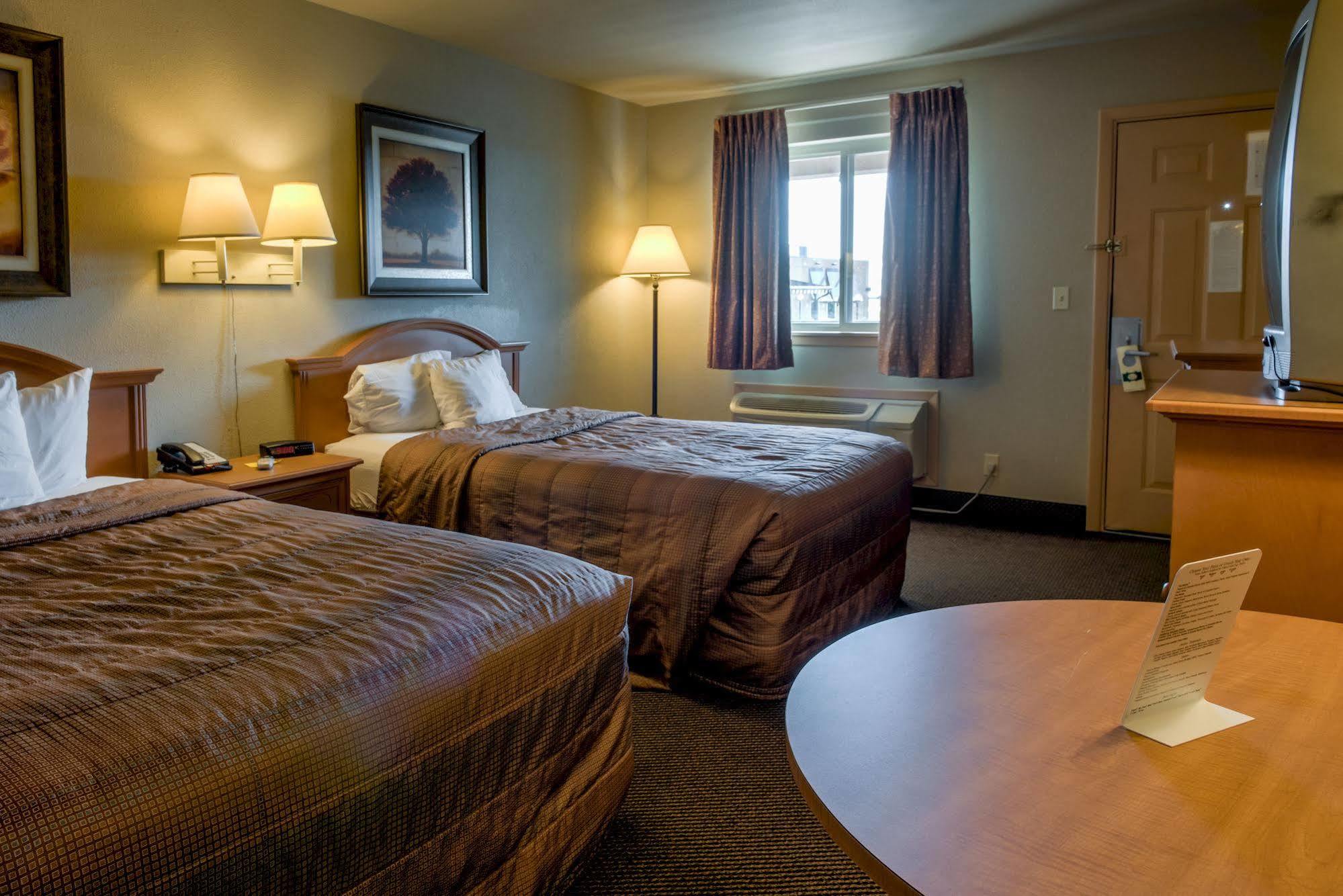 Liberty Lodge Saint Robert Esterno foto