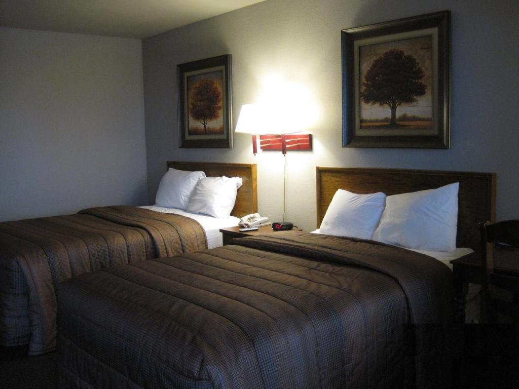 Liberty Lodge Saint Robert Esterno foto