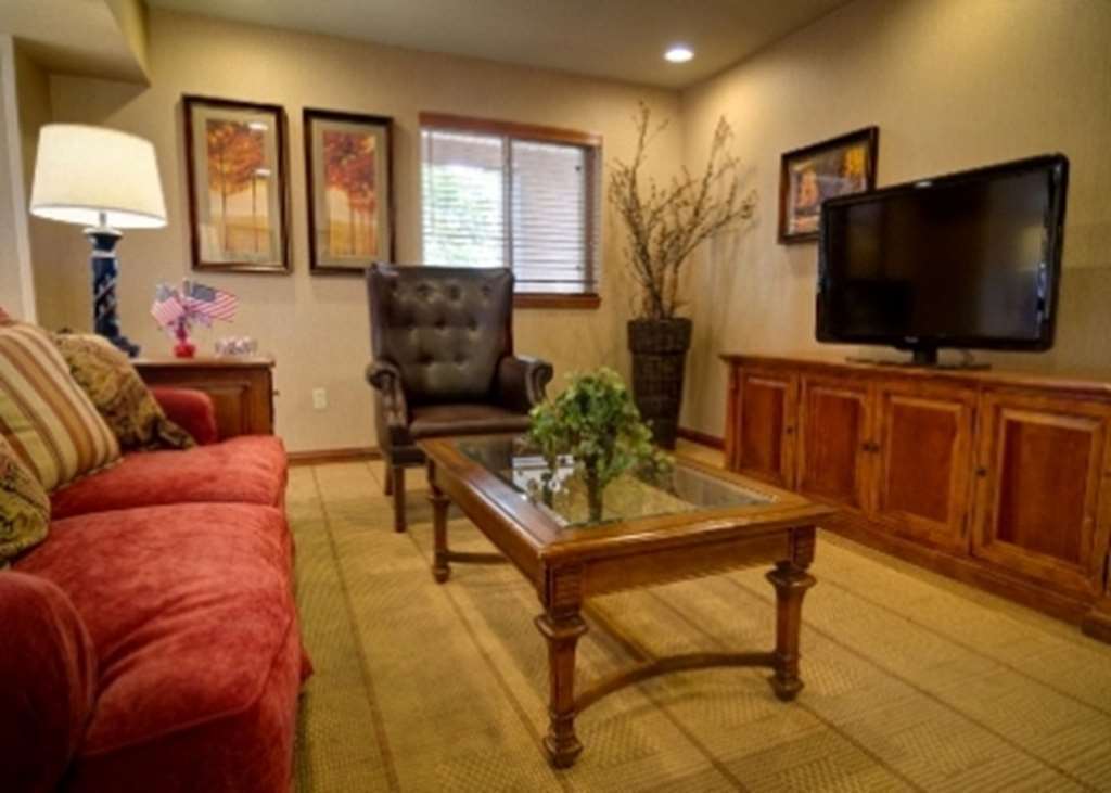 Liberty Lodge Saint Robert Interno foto